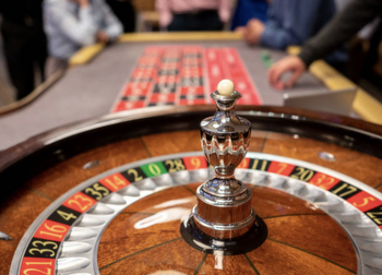How To Win At Online Casinos: A Comprehensive Guide 2024