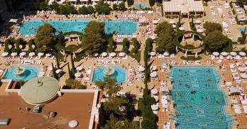 10 Pools Worthy Of A Dip In Las Vegas