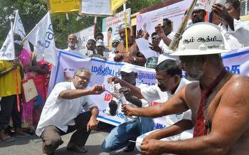 AAP workers stage protest demanding a ban on online gambling