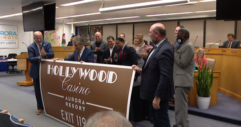 Aurora City Council votes 12-0 in favor of Hollywood Casino relocation; some residents furious