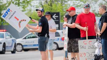 Casino dealers in Montreal strike, demanding better wages, working conditions