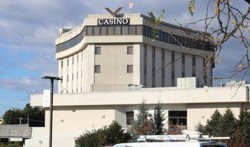 Casino Patrons' Winnings Taken in Separate Incidents