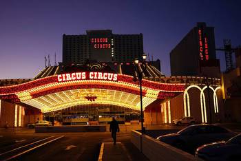 Circus Circus adds more old-school, coin-operated slot machines