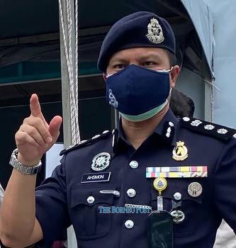 Cops arrest 6 at Jln Tun Jugah house turned into gambling call centre