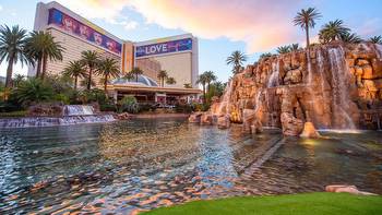 COVID Las Vegas hotel closures: Mirage, Encore temporarily