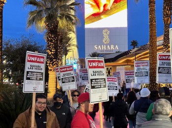 Culinary Union workers picket as contract negotiations continue with 19 Las Vegas casino properties