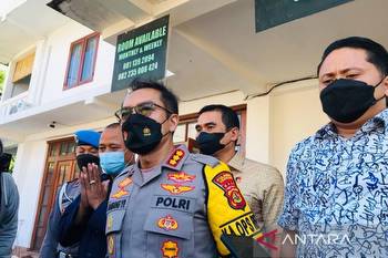 Denpasar Police arrests nine suspected of online gambling in Kuta