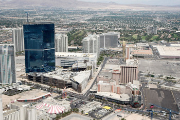 Fontainebleau's Multi-Billion Dollar Vegas Gamble Looks Like a Bad Bet