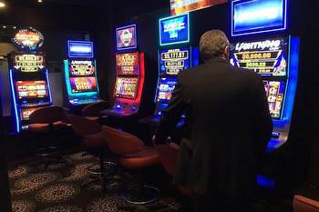 Gaming venues in NSW urged to go cashless to stem laundering of drug money in slot machines