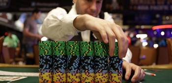 How Do Casinos Define What A High Roller Is?
