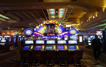 How Do Online Casinos Come Up With Their Themes?