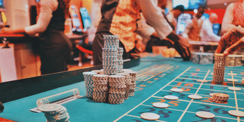 How does a No Deposit Bonus work at an online casino?