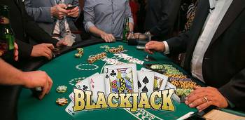 How to play online blackjack in a casino