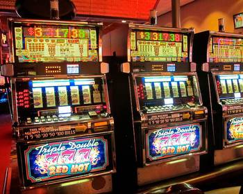 How to play slots: Odds, strategies and payouts