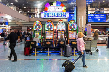Las Vegas airport slots fly past $1B in revenue