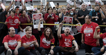 Las Vegas hotel and casino workers reach tentative deals to avoid strike