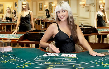 Live Casino Dealers: Who Are They, And What Are Their Roles?