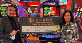 Lucky gambler wins whopping £2.2 million from slot machine in New Year's miracle