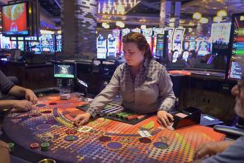 Massachusetts Gaming Commission wants more gambling tables running, more dealers hired, at MGM, Encore