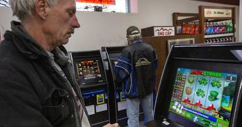 Missouri regulators field complaints, inquiries about spread of slot machines