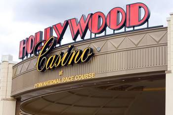 Online gaming profits soar at Hollywood Casino while live slot and table play declines