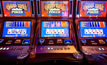 Sapphire Las Vegas Seeks to Add Poker Machines