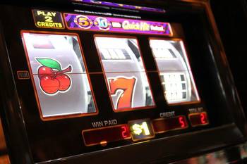 Slot machines singing once again over thunder of hooves at Elora casino, raceway