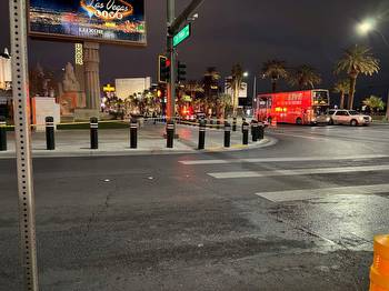 Stabbing on Las Vegas Strip sidewalk sends 1 to hospital