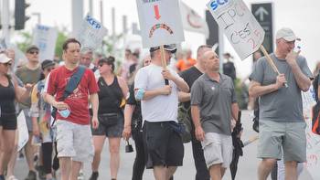 Strike continues for Montreal Casino dealers, poker rooms closed