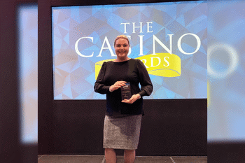 TCSJOHNHUXLEY’s Nicci Smith receives Outstanding Contribution Award at The Casino Awards 2022