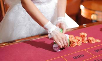 The Pros and Cons of Online Gambling Compared to Traditional Casinos
