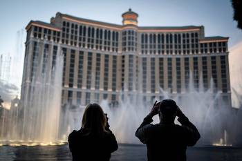 Visitors up 1% in July, Las Vegas hotel prices continue to drop
