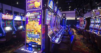 Watch now: Here's what to know before the first pull of a slot machine in Lincoln