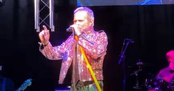 Watch One Of DAVID LEE ROTH's January 2020 Las Vegas Residency Concerts