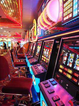 What are online slot games?