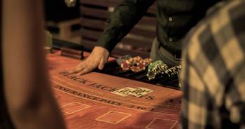 What can you expect when playing live dealer casino games?