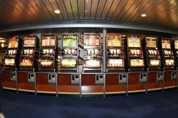 What is the technology behind online slot machines?