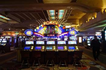 What You Need To Know Before Playing Casinos Online