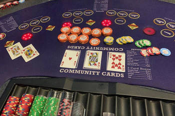 Woman hits $834K jackpot at Paris Las Vegas