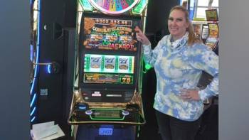 Woman wins over $302K playing slot machine at Las Vegas airport