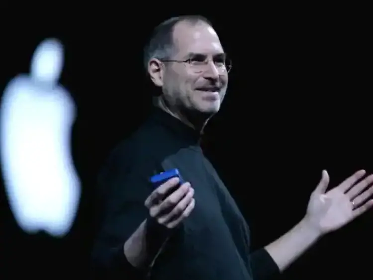 Apple Steve Jobs Wanted Original IPhone To Have No SIM Card Slot Year Before