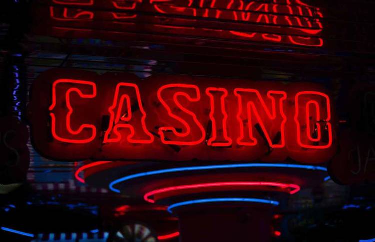 Canadian Online Casinos: A Boost to the Economy through Taxes and Job Creation