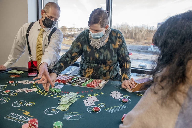 Cards on the table: Rivers Casino molds its newest class of dealers