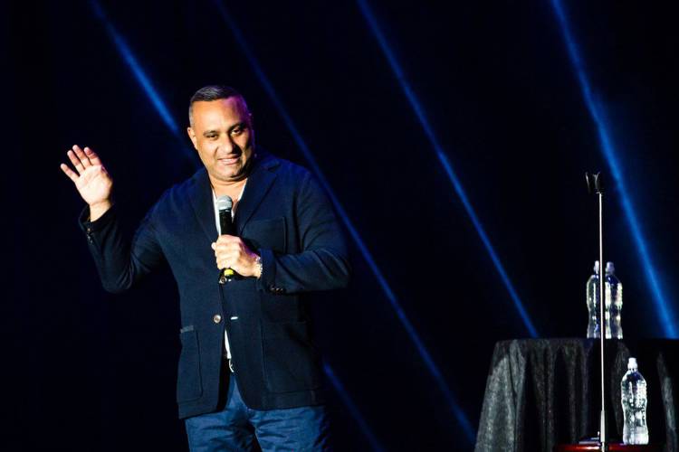 Comedian Russell Peters returns to Casino Rama in January