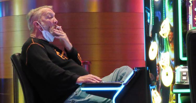 Could outdoor gambling solve impasse over smoking at casinos?