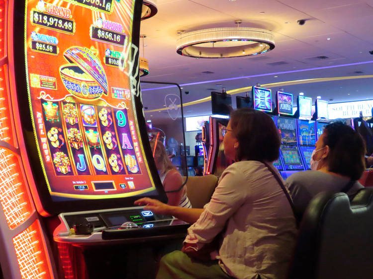 Defying inflation worries, U.S. casinos have best quarter ever