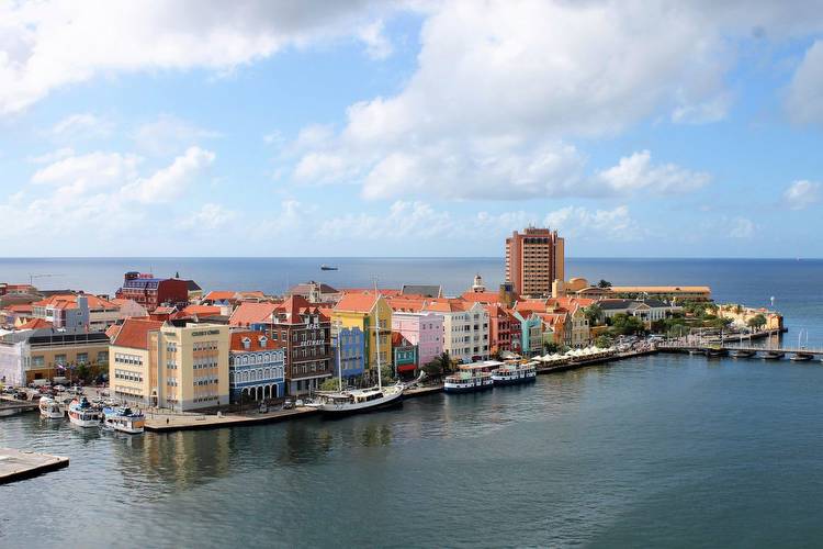 Dutch minister promises action on Curaçao-based gambling this month
