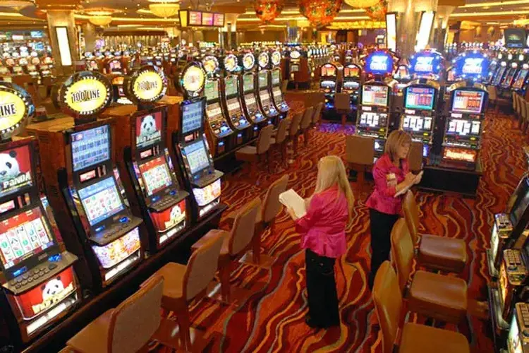 Firecracker-flinging teen who sneaked into Parx earns casino a $12,500 fine