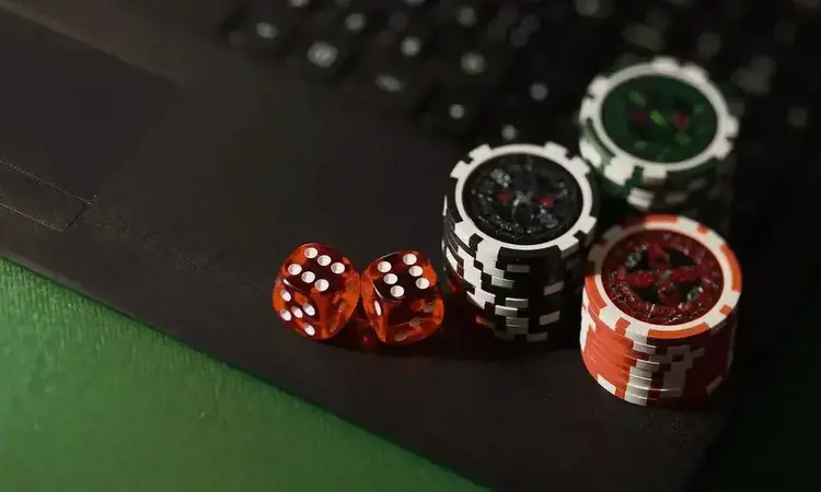 How Does Online Casino Software Work?