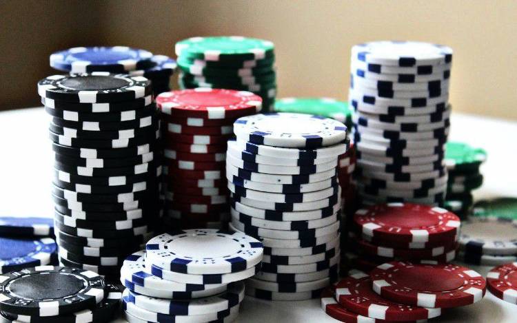 How is the casino industry useful for marketers?